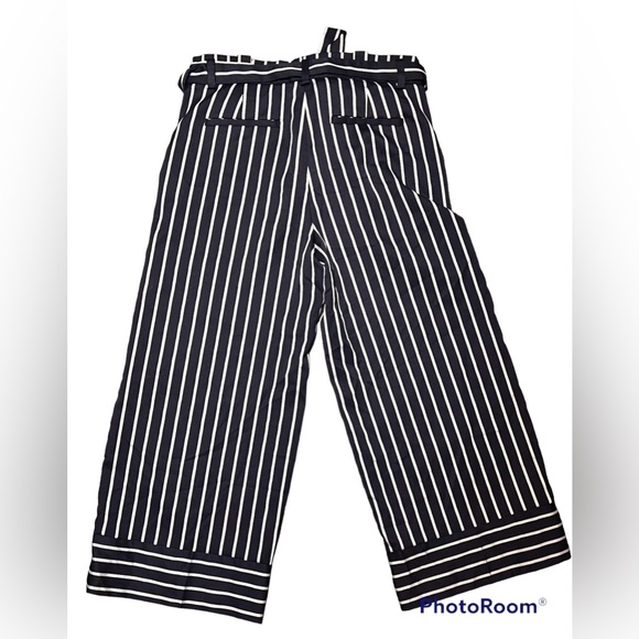 ⭐️Banana Republic Blake Crop Pants - Picture 2 of 3